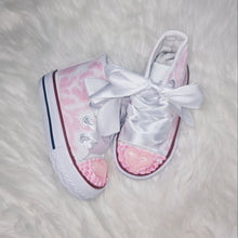 Load image into Gallery viewer, Pink Hearts Icing Pumps
