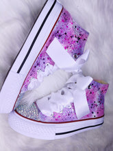 Load image into Gallery viewer, Purple Pink and White with sparkles Pumps
